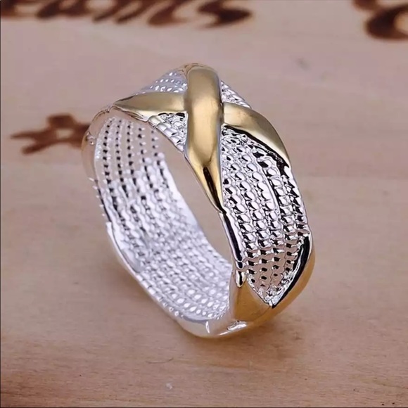 Jewelry - New Women’s Two Tone Cross Ring